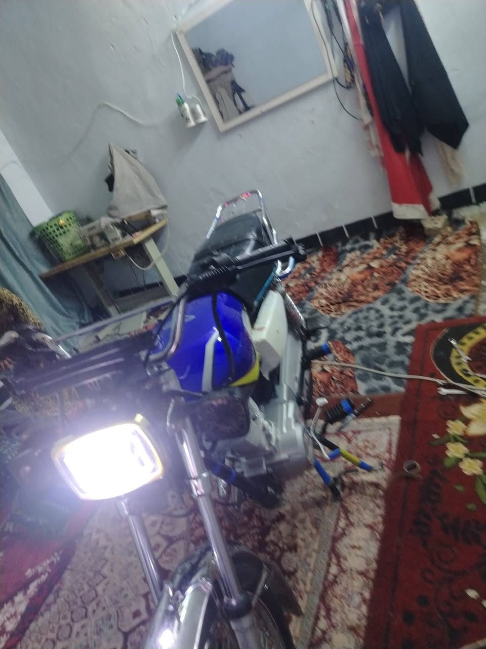 دراجه موديل 25 كل شيء ما بيه دراجه احلى من الصور اوراق موجوده السعر650  دراجه ما مفتوحه شلع كفاله عامه مكاني بالنهوران ***********
