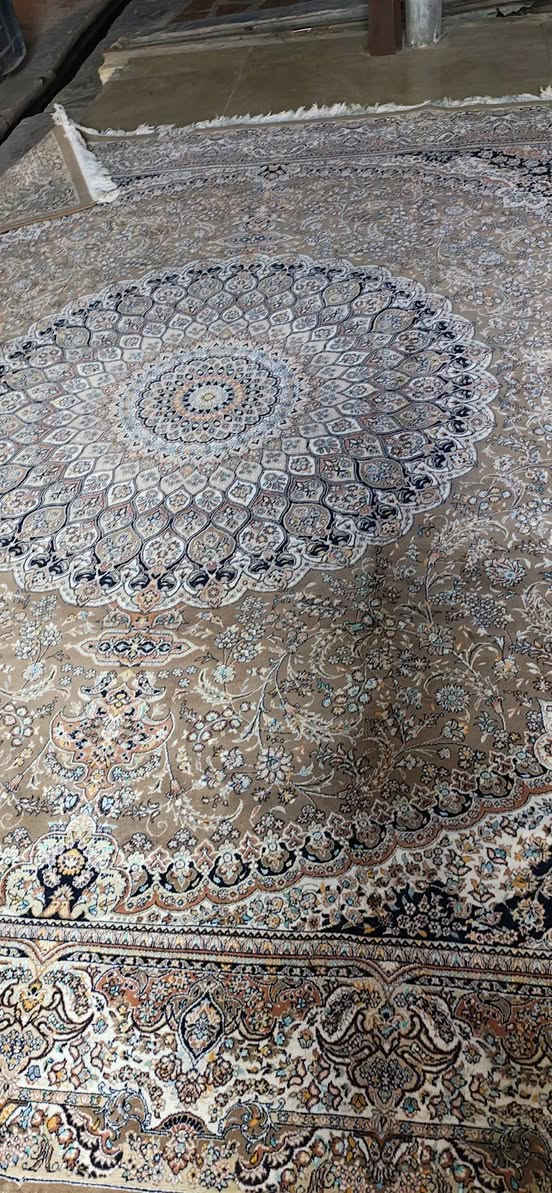 سجاد ايراني نظيف ٩٠٠ شانه ب ٨٥ الف ***********
