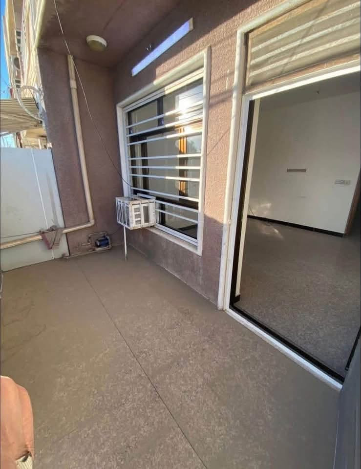 للإيجار في السيدية
بيت50م ✨

🔹 يحتوي على:
🏠 2غرف نوم
🏠 صالة
🏠 مطبخ
🏠 خدمات

💰 السعر: 800

📞 للاستفسار:***********

مكتب حلم عقاري
