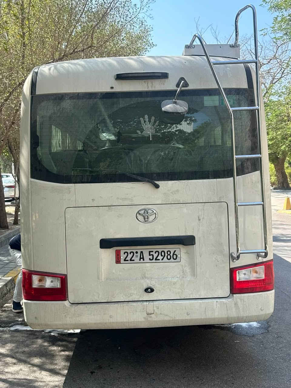 توجد سيارة كوستر موديل 25 مشايه 3 الاف حقيقي كفاله عامه سيارة زيرو
مراوس بيع بيتيوته أم البوز 
رقم الهاتف ***********
