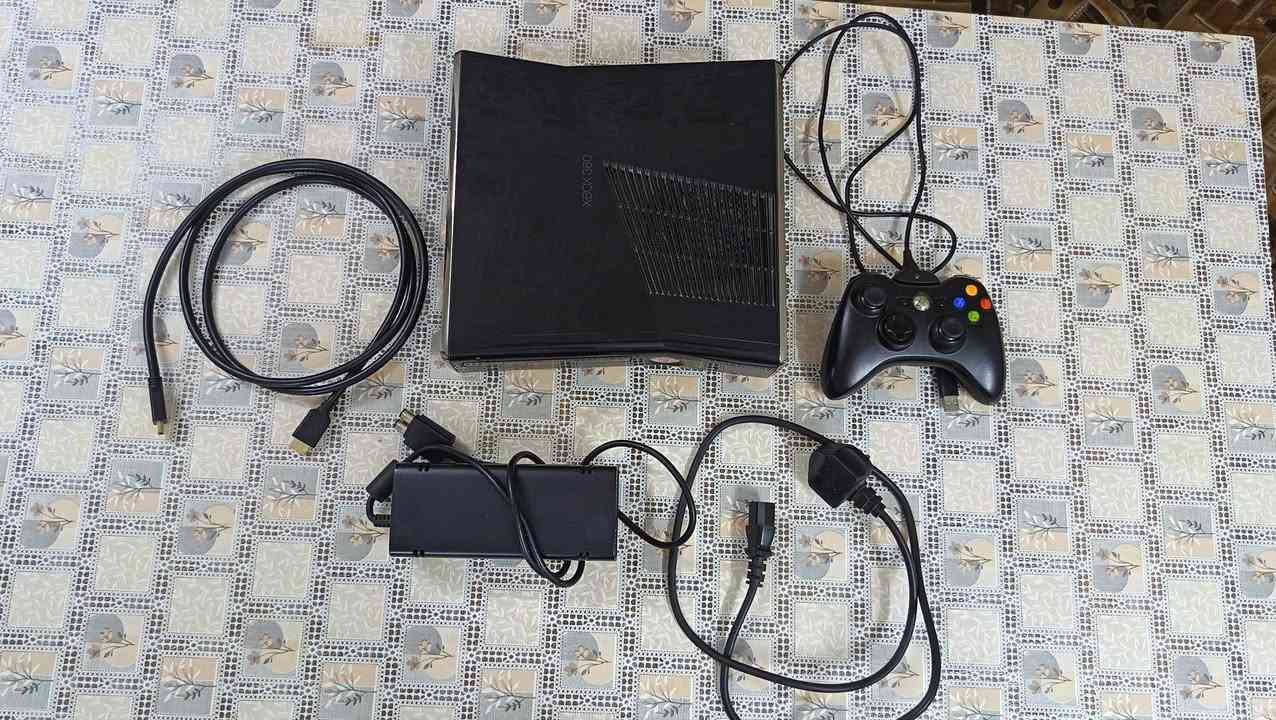 للبيع Xbox 360 نظيف مع كامل الملحقات
السعر 110 وبي مجال
***********

