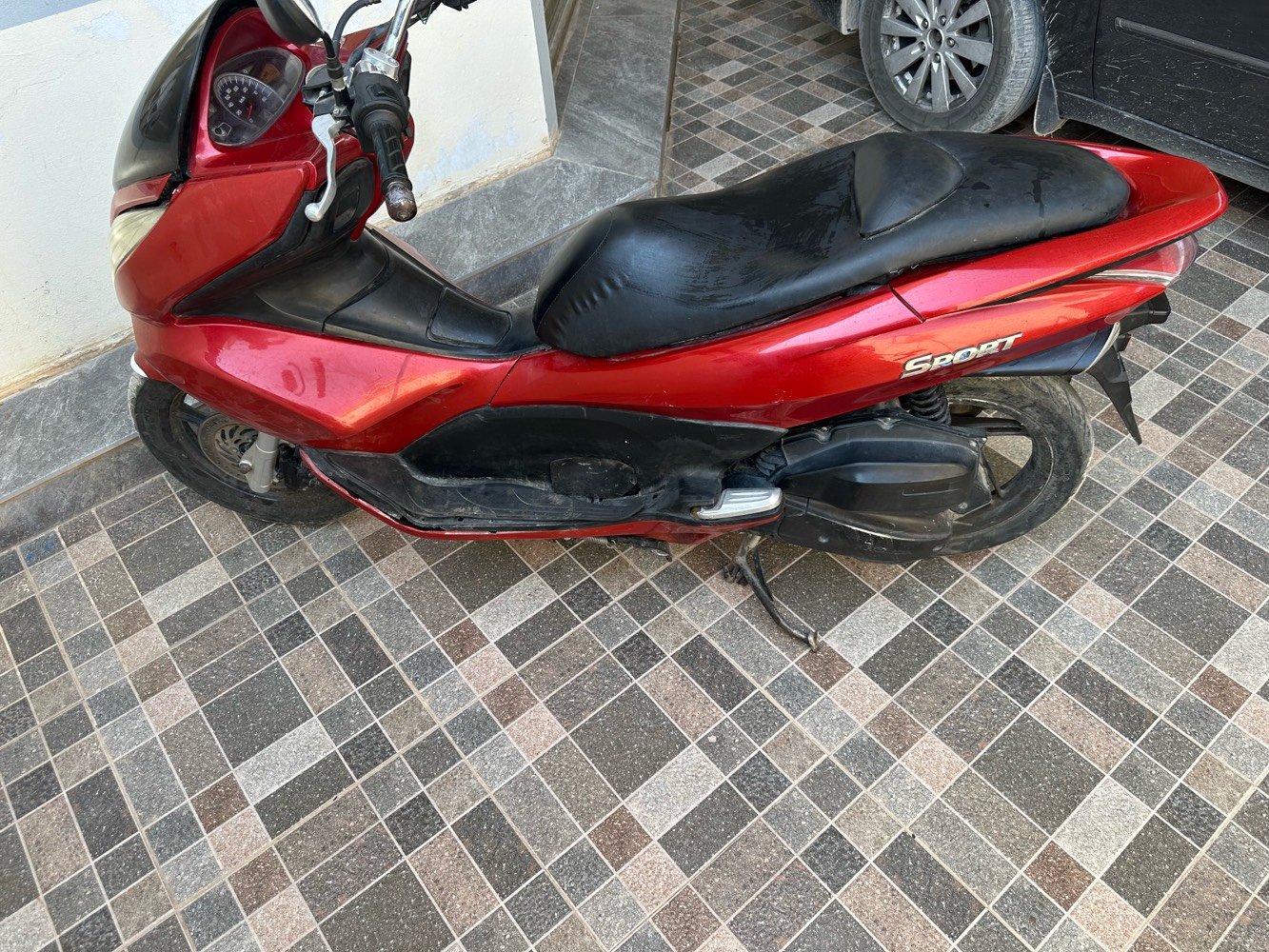 pcx للبيع مبدل عقل وظفيره وقاعدة فيت بم السعر 750 وبي مجال للشراي مو شراي لا تعبني ***********