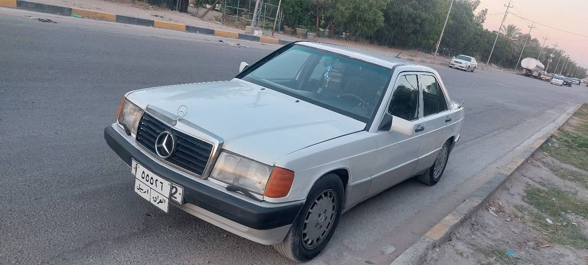 مارسدس 190 دب طيارين جاهزه شرط تحويل او وكاله سياره  محرك  بلادي 4 سلندر  كير اوتو سياره جاهزه من كلشي تخم تاير وحداديه شرط وكهربائيات شغاله وترايك وين ميعجبك السعر44ورقه وبيها مجال سياره مال جناي الشراي يتصل واني بلخدمه ***********
