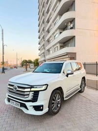 لاندكروزر VX • ٢٠٢٢ • ٦٦٠٠٠ كم