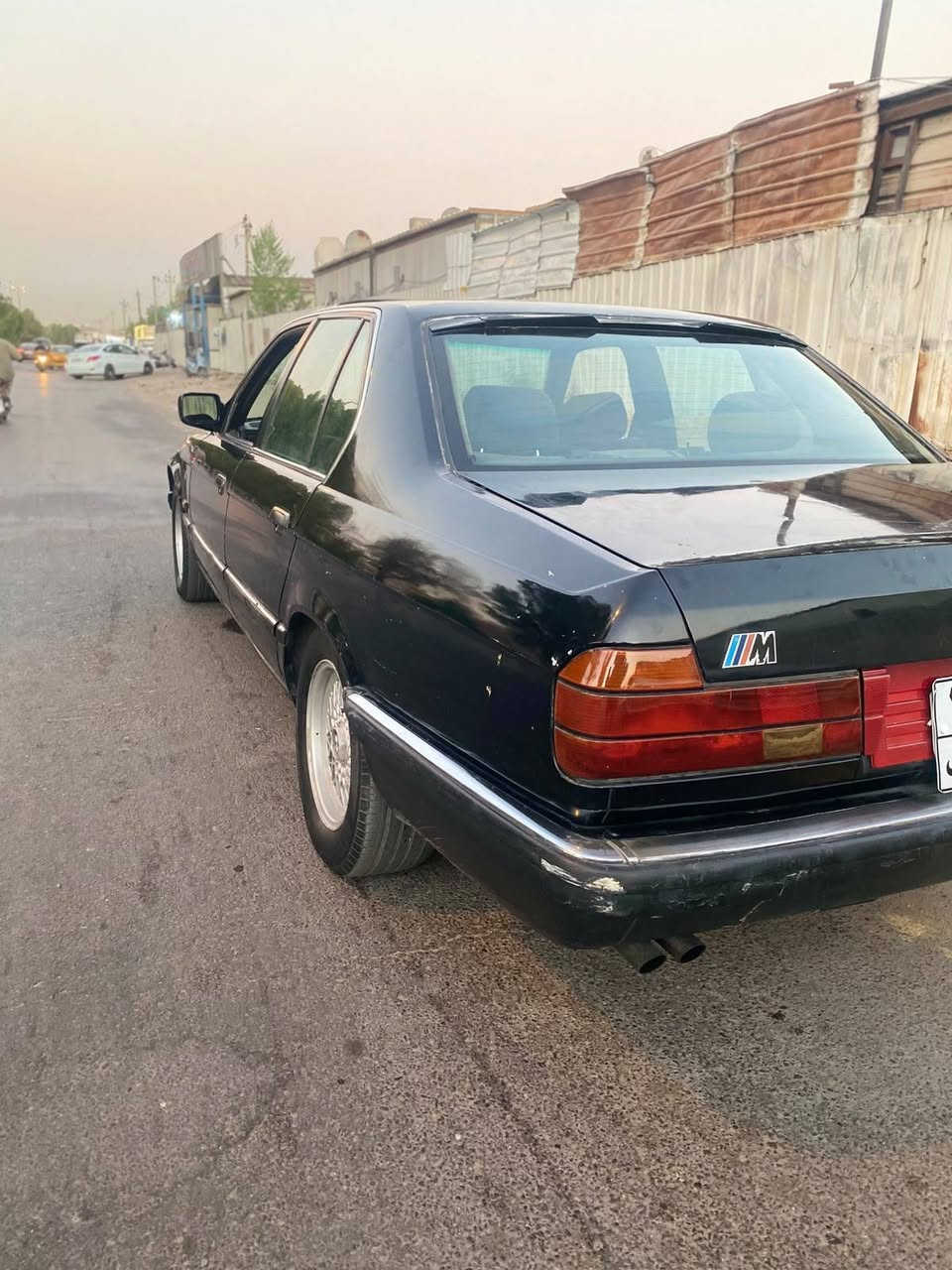 السلام عليكم بيم دبليو لبيع نوعه 735 رقم اربيل شرط تحويل كير ومكنيه مكفولة وغرفه حلوه السعر 35 وبي مجال رقم الهاتف ***********
