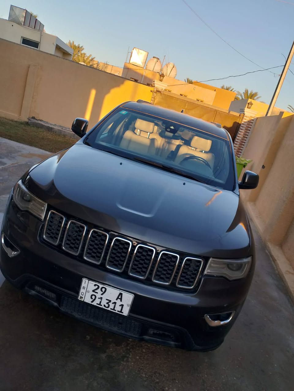 جيب موديل 17 
كامل مواصفات عدا الفحته
ضرره بسيط كلش چاملغ وخشم بنيد
ماشيه 58 الف حقيقي 
السياره جديده
السعر 180 
***********

