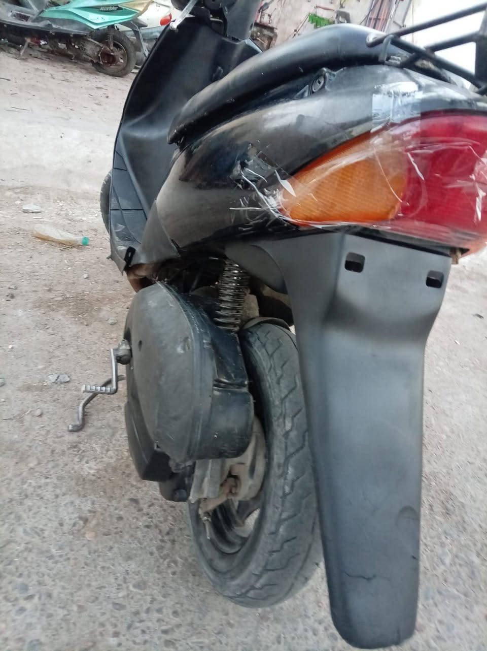 سلام عليكم دراجه ساسوكي للبيع دراجه نضيفه كلش ونكره سلف كهربائيه كلهه شغاله سعر 200,,***********

