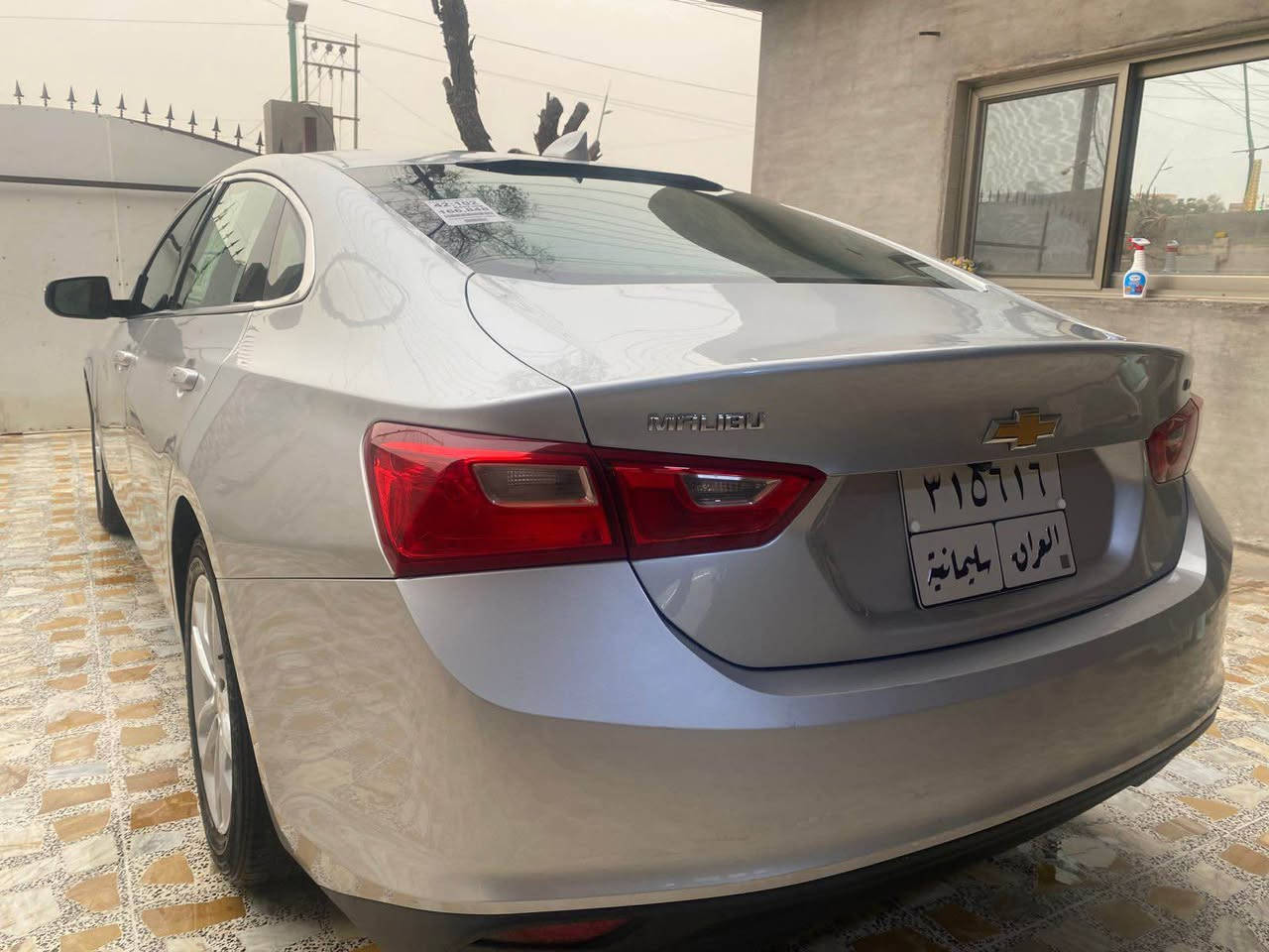 سلام عليكم 

شوفرليت ماليبو 2018 

مواصفات LT2 

الضرر / بابين صبغ جامرلغ خلفي بخ امريكا باقي سياره سليم 

بطاقه بانزين موجود 

كير ومحرك شرط مامفتوح 

بچم كبس 

عداد السير / 110 الف ميل 

بدون حالوب بدون شخوط تخم تاير جديد 

رقم صاحب السيارة / *********** كركوك, العراق

