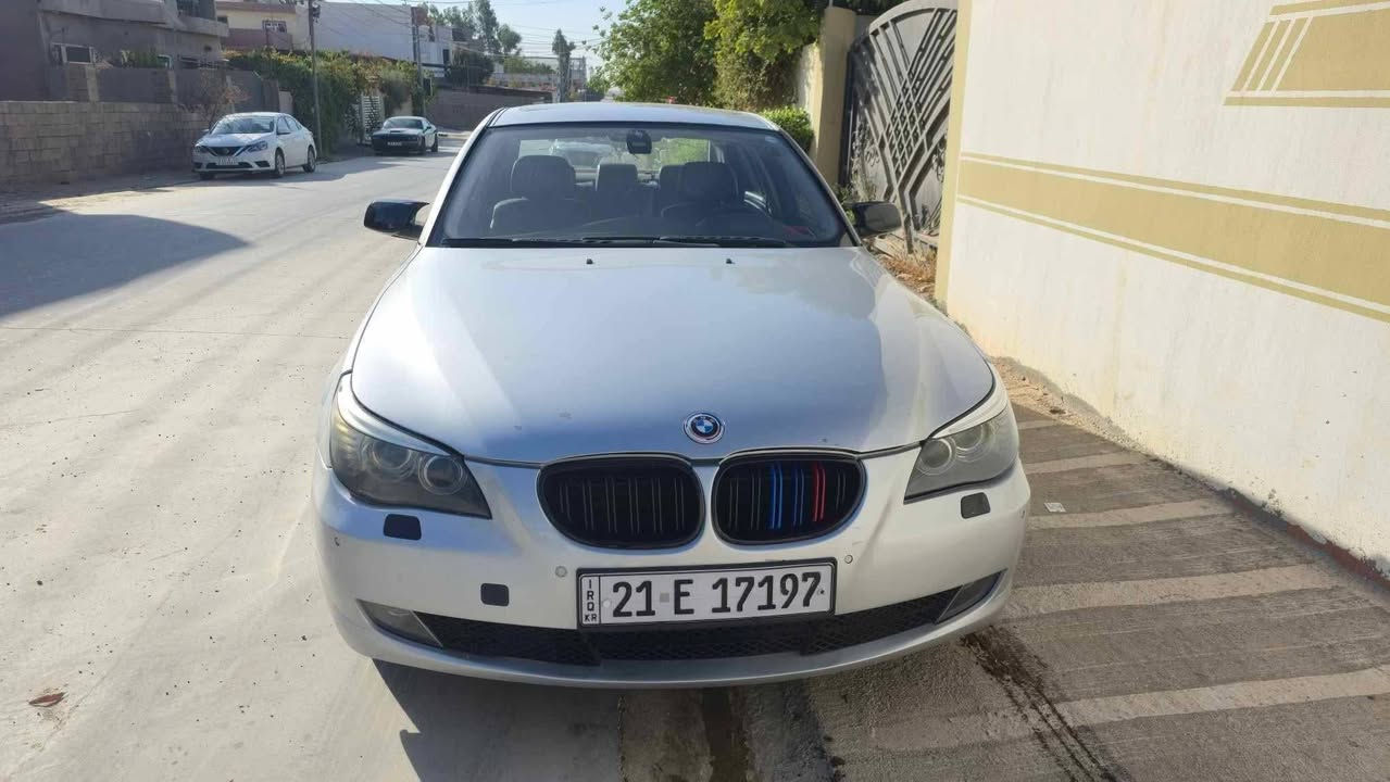 bmw E60 2009 
محرك N52B30 نوزل قصير المرغوب قبغ اسود 
سلايد وتحكمات وشاشة وكاميرا وبلوتوث وماوس ومضخم صوت 
لايت داينميك شغال 
ويل f10  تخم تاير جديد جناح صندوك وسبير منازل 

ملاحظة / صبغ عام للجمالية بدون ضربة ودواخل ومعجون سيارة جاهزه وبدون مصرف وكهربائيات كلشي شغال بدون نقص ابد ابد 

مكان السيارة كركوك وبيها كوبون بانزين ... شرط التحويل 

السعر 130 رجاءا لاتقارنها بسيارات مهجومة وبيها كومة مصروف 

***********
