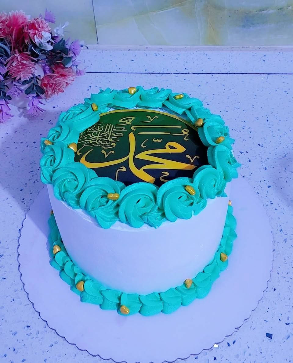 السلام عليكم تجهيز كيك بكافة الأنواع للحجز والاستفسار واتساب ***********
