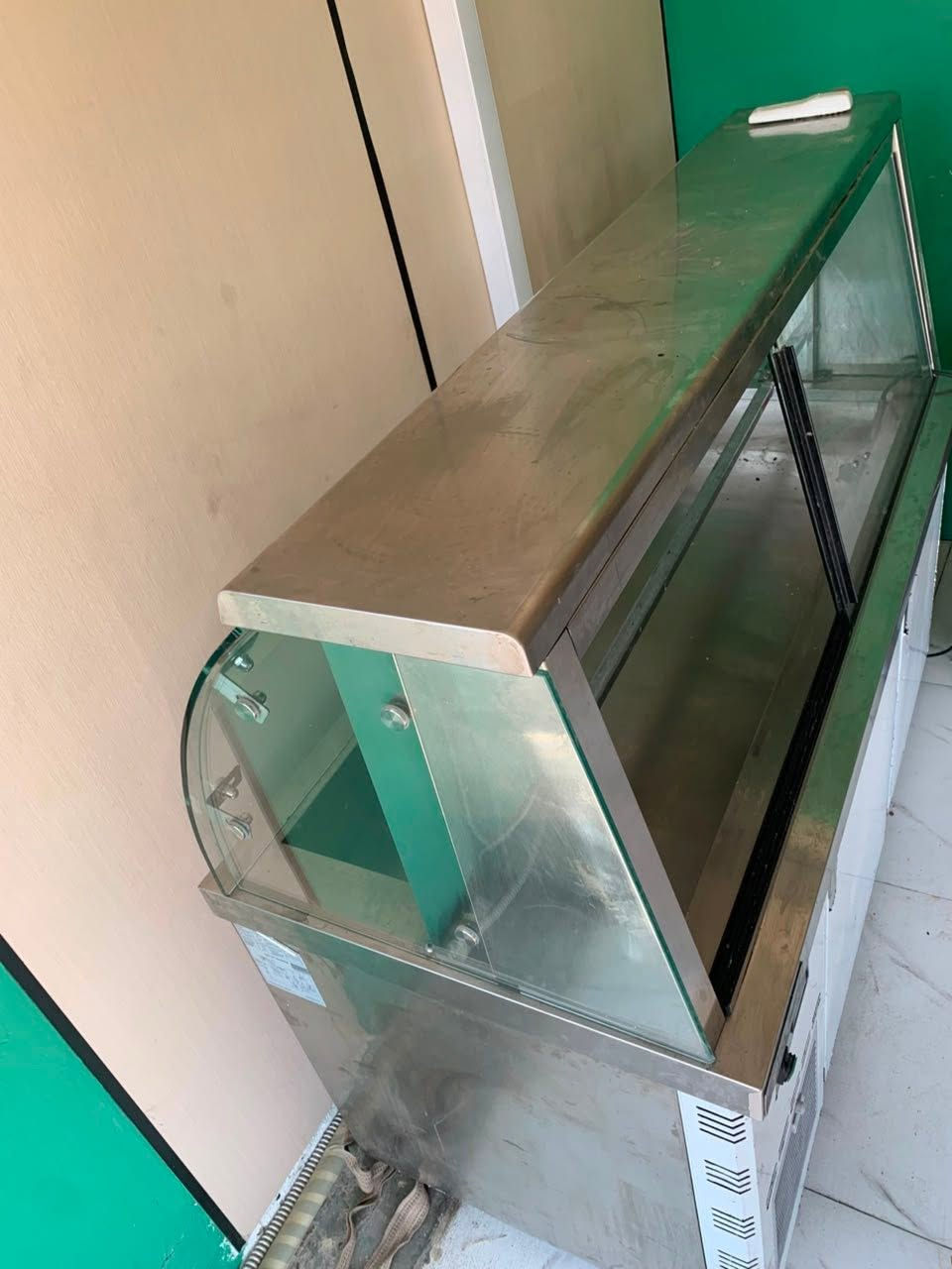 عارضة مقبلات متر ونص • جهاز حمص بطحينه • سبلت ٢ طن