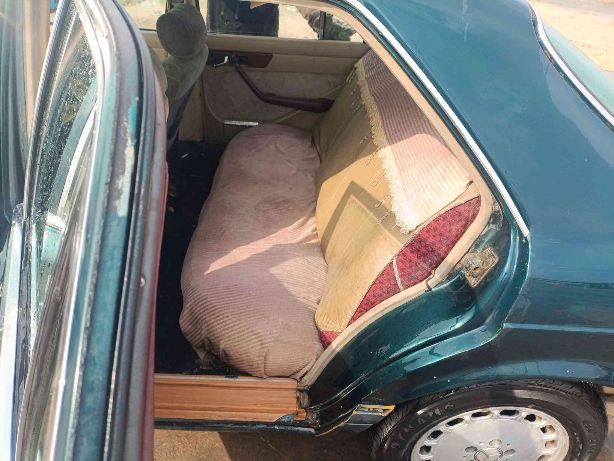 السلام عليكم للبيع مارسدس جامبو موديل ١٩٩١
مكينة فيفيتي ٢٥٠٠ مكينة وكير جدد حدادة جديدة تخم تاير جديد توه مشدود كهربائيات كلها شغالة 
رقم كربلاء  دولي سنوية لغاية ال٣٠ 
سيارة جاهزة ومانقصها شي وتراي وين مايعجبك السعر ٢٨ 
عنواني البصرة القرنة 
للاستفسار ***********
