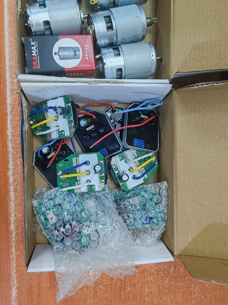 السلام عليكم
قطع غيار مال بارك سايد للبيع كارتات كوسرة ام السرع كارتات دريل همر كارتات دريل امباكت كارتات بطاريات سويجات ٢٠ فولت و١٢ فولت وماطورات الي تفيدة يراسلني ع الرقم او ع الواتساب ***********
