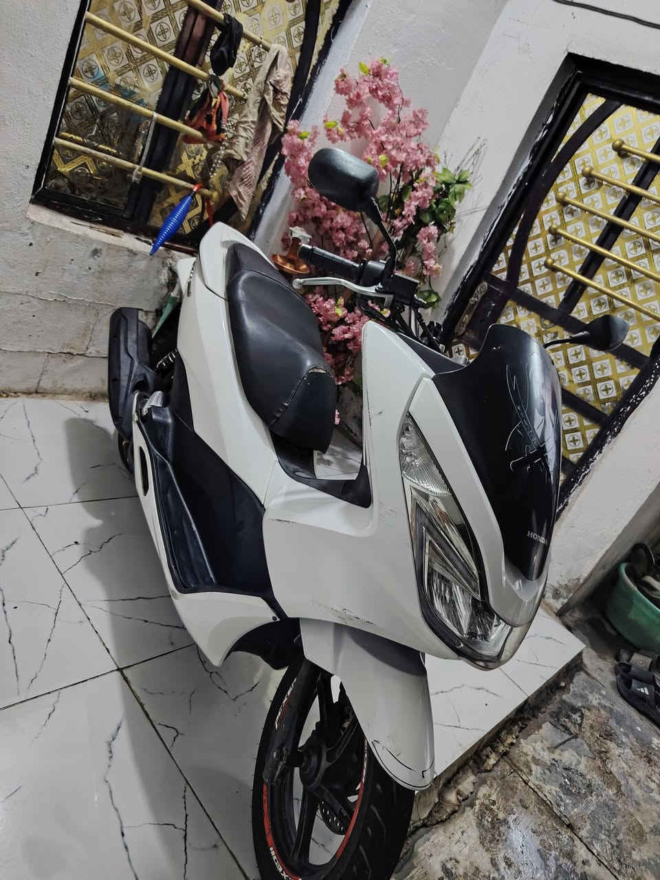 دراجه بی سی اکس نظافه 100/100  السعر 13مکانی بغداد

نص مكتوب في الصور:
- تعديل جهة الاتصال
- حسين
- المؤسسة
- الجوال
- ***********
- إضافة رقم
- الشخصي
- البريد الإلكتروني
- المنزل
- العنوان
- موقع الويب
- 1
- 2
- 3
- (
- )
- ,
- 4
- 5
- 6
- +
- ;
- 7
- 8
- 9
- /
- N
- *
- 0
- #
- .