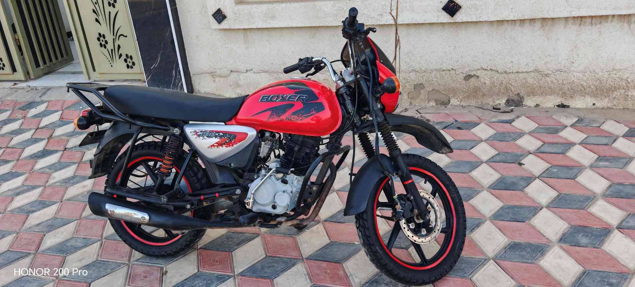 بوكسر موديل موديل 2022 أوراق بسمي كفاله السعر 1450 مكان المجر ***********

نص مكتوب في الصور:
- HONOR 200 Pro