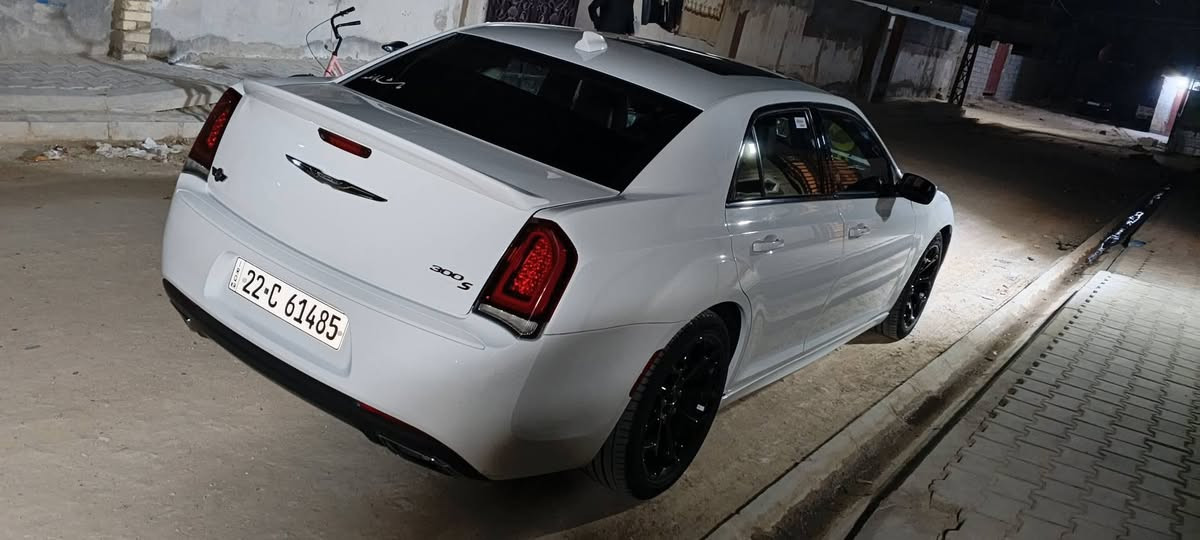 كرايسلر C300 • موديل 18 • مجال بسيط