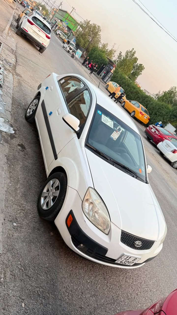 السلام عليكم
للبيع كيه ريو 2008 امريكي محرك 1600 سياره جديد كفاله ليبل واحد فقط جاملغ مبدل بلادي ماشيه 45 الف حقيقي رقم بغداد الماني 
عنوان بغداد 
السعر 88$ وبي مجال بسيط 
***********
