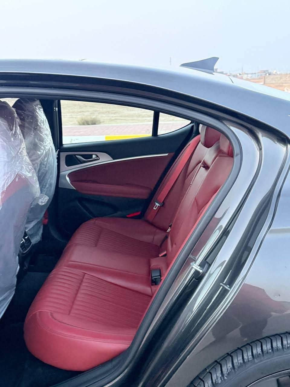 للبيع

GENESIS/G70 /2023

2.0T

المواصفات:  

. بانوراما 

• كشنات تدفئة  

• كشنات تبريد

• تدفىة بلمقود  

• وضعيات قيادة (Eco / Comfort / Sport / Sport+ / Custom)  

رادارات 360 درجة

• Auto Hold  

• داخلية جلد احمر  فخم  

• شاشة وسطية كبيرة  

• عدادات ديجيتال  

• رادارات (أمامي + خلفي + جانبي)  

• كشنات كهرباء  

• نظام الحفاظ على المسار  

• مثبت سرعة تفاعلي  

• قيادة شبه ذاتية  

• دخول ذكي + إنارة ترحيبية  

• إضاءة مرايا ترحيبية  

• لايت LED أمامي وخلفي  

الحالة:  

• حادث خفيف جداً 
خشم البنيد راجع بارد فقط 
بدون ايرباك بدون لغود بدون شواصي 
سيارة اي نقص مابيها تايرات جدد شادلها 
 
السياره معوقيين 
 العنوان : الانبار الرمادي 

 السعر 205

للتواصل :***********
