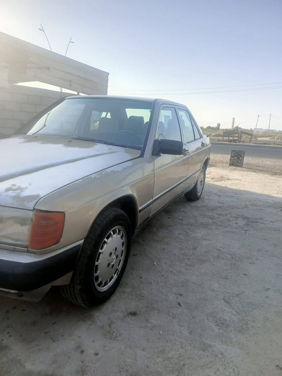 السلام عليكم مرسيدس 190 موديل 88 سياره بلاديه سياره بغداد جاهزه تحويل ثاني يوم تبريد
شغال صدر جديد تخم تاير ***********
