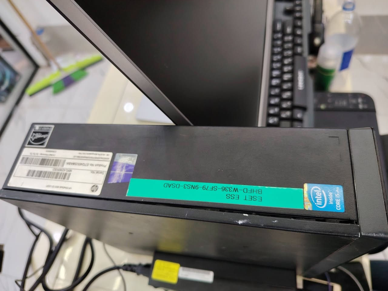 حاسبة للبيع نوع hp
كورi5
الجيل الرابع
رام 10 كيكا
هارد 256 ssd
كرت شاشة داخلي 4كيكا
كيبورد ميكانيكي
ماوس 
حجم شاشه 24 دقة 120هرتز
سعر ٣٠٠ وبيها مجال
مكتب المها للموبايل
المضيق مقابل جامع الخضر والياس
***********

نص مكتوب في الصور:
- About Your PC is monitored and protected. See details in Windows Security Installed RAM 10.0 GB DDR3 Processor Intel(R) Core(TM) i5-4570S CPU @ 2.90GHz 2.90 GHz Graphics Card 113 MB Intel(R) HD Graphics 4600 Storage 238 GB 83 GB of 238 GB used DESKTOP-BH5IVAM Rename this PC Device Specifications Copy Device Name DESKTOP-BH5IVAM Processor Intel(R) Core(TM) i5-4570S CPU @ 2.90GHz 2.90 GHz Installed RAM 10.0 GB (9.89 GB usable) Graphics Card Intel(R) HD Graphics 4600 (113 MB) Storage 238 GB SSD TARGET TS10 256G Device ID E0342AB1-7B87-4665-92B1-CD06D9024B34 Product ID 00330-80000-00000-AA452 System Type 64-bit operating system, x64-based processor Pen and touch No pen or touch input is available for this display Frequently asked questions How does having 8-16 GB of RAM impact my PC's performance? Can I run modern applications smoothly with this RAM capacity? Is my GPU sufficient for high end gaming and video experience? How can having a dedicated GPU enhance my experience and productivity? Am I running the latest version of the Windows OS? What is the latest Windows version?