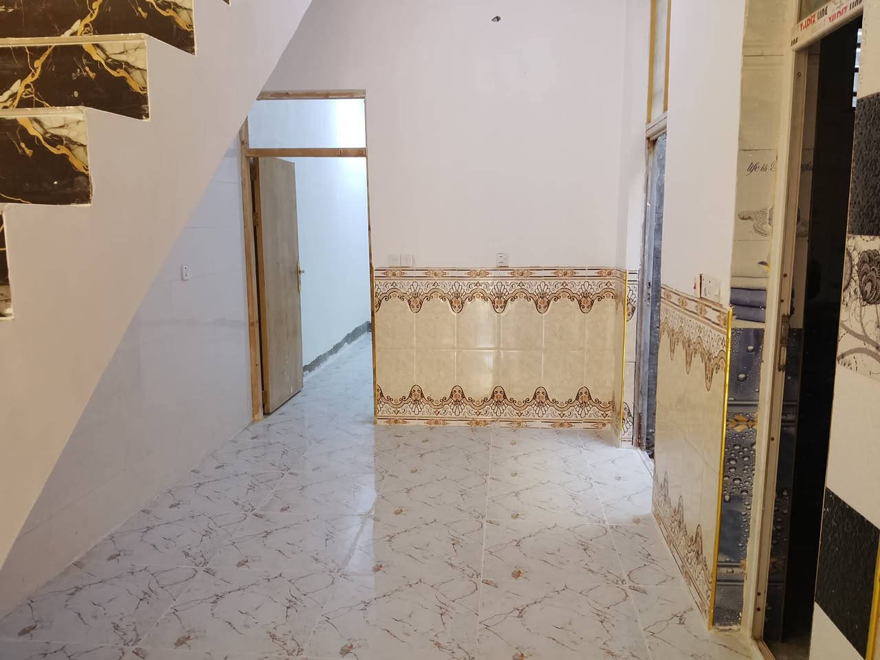 ابومنصير الضباط الثالثه • ١٠٠م • غرفتين