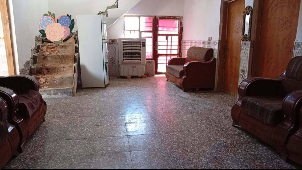 دار للبيع يقع في حي الشرطه الشارع الأول المساحه 250 م مستعجل على البيع السعر 35 مليون وبيه مجال
يحتوي على غرفتين نوم 4×5
هول 7×4
مضيف 6×4
مطبخ 5×5
مجمع صحيات داخلي وخارجي
السقف مسلح الارضيه كاشي
البناء حديث
للتواصل الاتصال على الرقم *********** خاص ما اجاوب فقط إتصال
دار للبيع يقع في حي الشرطه  زراعي تحويل مباشر الشارع الأول المساحه 250 م مستعجل على البيع السعر 35 مليون وبيه مجال

دار للبيع يقع في حي الشرطه الشارع الأول المساحه 250 م مستعجل على البيع السعر 35 مليون وبيه مجال
