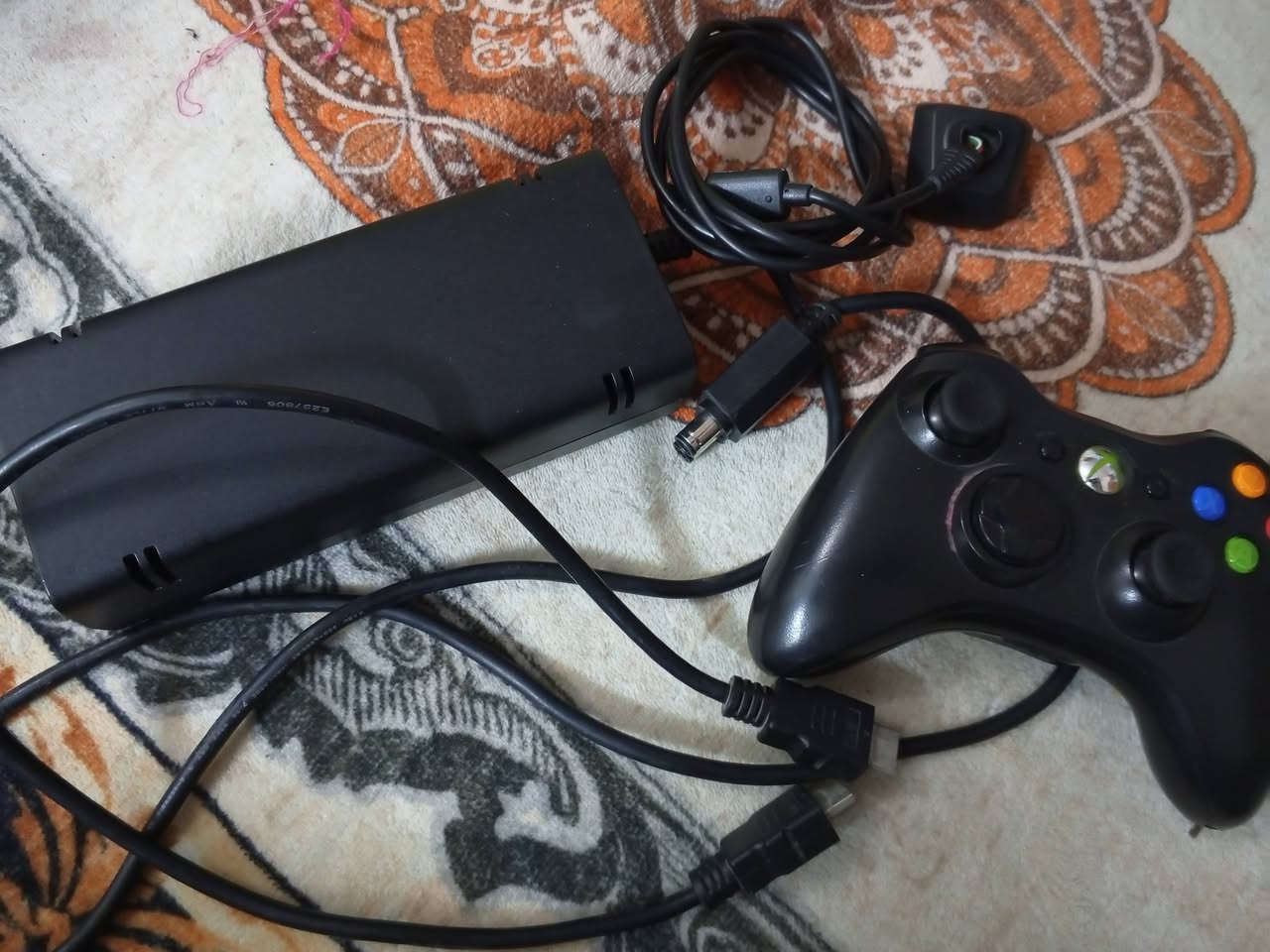 للبيع اكس بوكس 360 سلم مهكر نضيف هارد 250 بي 37 لعبه نضام اروره كامل ملحقات يده وايرليس اصليه ومحوله مالته نضيف وكامل سعر 100 بي مجال قليل مكاني بغداد رقم ***********
