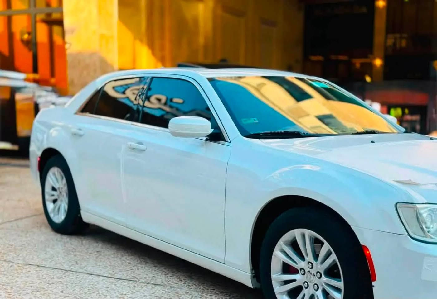 سلام وعليكم 
اوباما 300c
كلين تايتل 
مواصفات 
شفتات ستيرن 
كير ماوس قطعتين تبريد
رقم شمالي 
بسمي تحويل ثاني يوم
رقم الاتصال
***********
