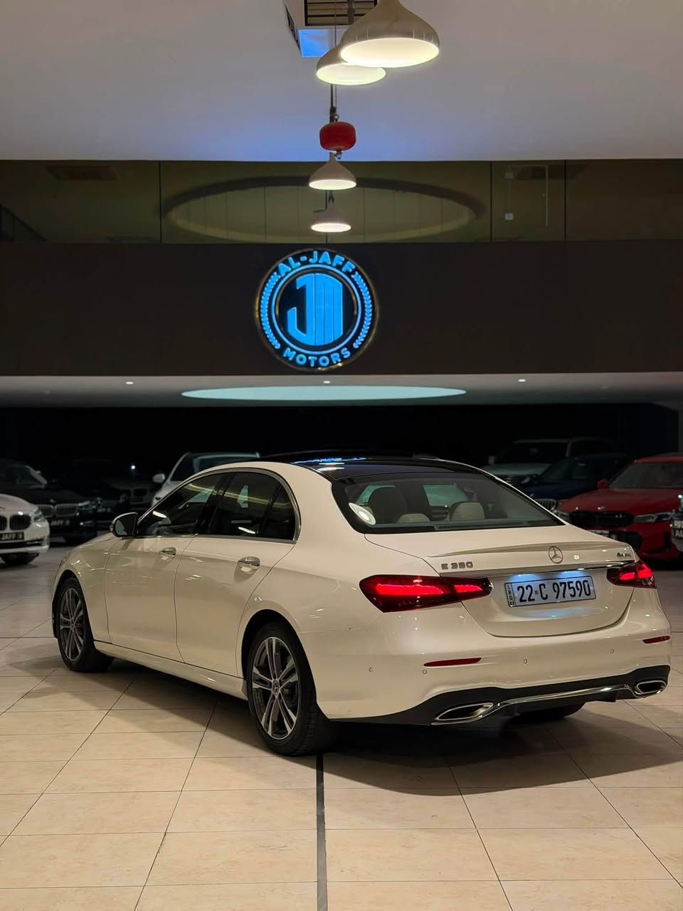 السلام عليكم 
سعر جدا مناسب🔥🔥285 وقه
للبيع فقط بدون مراوس 
مارسدس E350 AMG 
موديل 2022 ماشيه 22 الف فقط

فول الفول بانوراما وكامرات 360 درجه وكشنات جلد وخزن وكهرباء وتدفئة ورادارات و نقط عمياء واوتو بايلوت وحساسات وبصمات وصندوك كهرباء وبعد كلش هوايه مواصفات 

🚨وراد امريكي بيها ٤ قطع صبغ وگير ومكينه بشرط وصفر مسج 
🚨السيارة مرقمه وجاهزة
السعر : 285 ورقة
للاستفسار :*********** كاوه جمال 
العنوان: السليمانية المعارض الجديده معرض(الجاف)
