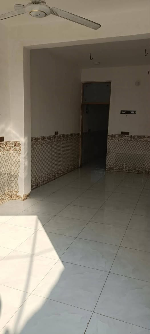 دار للبيع100متر طابقين طابو صرف  مطلوب للمصرف العقاري 23مليون و800
السعر بدون مصرف عقاري 52 
يحتوي على غرفتين ومطبخ وهول واستقبال ومجمع صحيات 
العنوان ورديه خلف مستشفى الكفيل قرب المدارس 
***********
