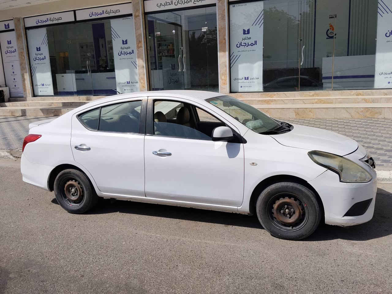 السلام عليكم
 نيسان سني هندي بغداد 
تحكم ستيرن مانع انزلاق شاشه كاميرا حساسات خلفي،جام الخلفي جوبي امامي كهرباء 
ماشيه 124
ضربه باب خلف السائق مع اسفل هلال قبغ البنزين مصلح بدون تبديل باب رصعه بالقماره والبنيد مع شخط بين باب السائق والخلف سياره كير محرك تبريد فول
تخم تاير باتري جديد 
سنويه بأسمي ولل 2029
السعر 90 
 *********** واتس

