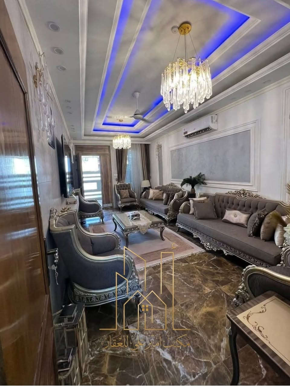 🏡 دار حديثة للبيع… أناقة وفخامة بكل التفاصيل
 المساحة: 128 متر - الواجهة: 5.20 متر

  ثلاث طوابق . 6 غرف نوم .3 حمامات صالة مطبخ

📞 للاستفسار: *********** واتساب
مكتب أمير علي للعقار

#دار_للبيع #المنصور #حي_دراغ

نص مكتوب في الصور:
- مكتب أمر على العقار
- مكتسب أميرك
- مكتب أمير علي للعقارات
- مكتب امير علي للعقار