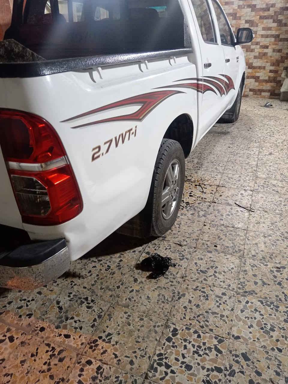 السلام عليكم بيكب فلاونزه ١٤ كير اوتوماتيك رقم بصره محرك بي تنقيص قليل بيهه البنيد مبدل القديم موجود ضربته بس كصة البنيد بس احنه بدلنا تبريد حداده كير تمام بيهه ٥ اصابع صبغ بالتكمه الخلفيه والتكمه الثانيه أقل من ٥ اصابع سياره باسمنه جاهزه من كلشي اتصال على الرقم *********** السعر ١٨٠ بيهه مجال قليل مكاني البصره الجزيره
