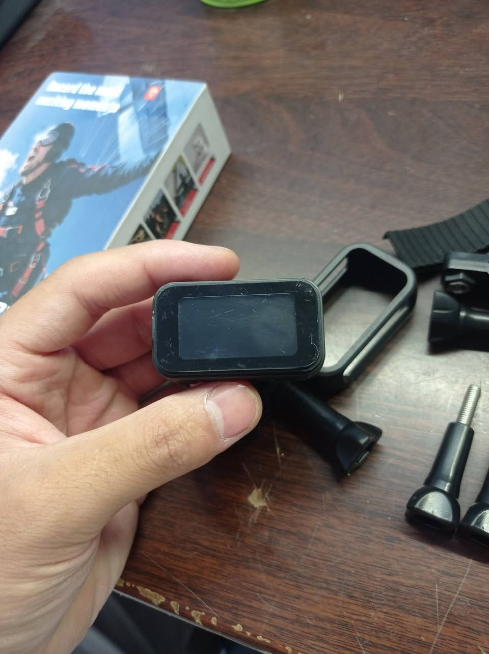 كاميرا F2 Thumb Camera mini للبيع
كاميرا تصوير جيب صغيرة وعملية جداً (Thumb Camera)، ممتازة لتصوير الفلوغات، الرياضة، قيادة الدراجات، واللحظات اليومية بكل سهولة بدون ما تضايقك.
​🔹 المواصفات والمميزات:
​حجم صغير وخفيف جداً: تقدر تثبتها على الملابس، الخوذة، أو الستيرن/المقود.
​الملحقات: كاملة مع العلبة والقواعد الخاصة بالتثبيت (مثل ما موضح بالصور).
​الحالة: [مستخدمه شي قليل ].
​💰 السعر: [24] الف دينار (قابل للتفاوض البسيط)
📍 المكان: [القيارة]
​للتواصل أو الاستفسار: يرجى المراسلة على الخاص أو الاتصال على الرقم: [***********].
