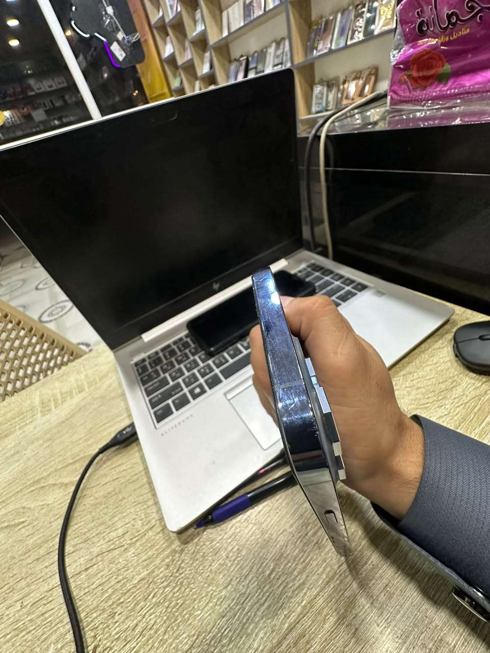 ايفون 13 برو ماكس • بطارية ٨٩% • كاميرا خلفية معطلة