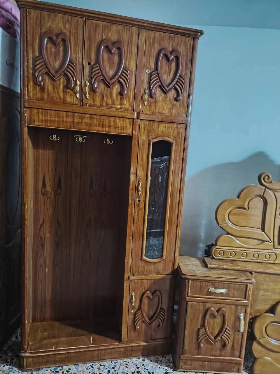 السلام عليكم غرفه نوم مستعمله نجاره عراقيه للبيع غرفه تفصال داخل خارج صاج  تخت موجود السعر 650 واصل باب بيتك للاستفسار أكثر *********** اتصل واتساب بيك خير وتدلل
