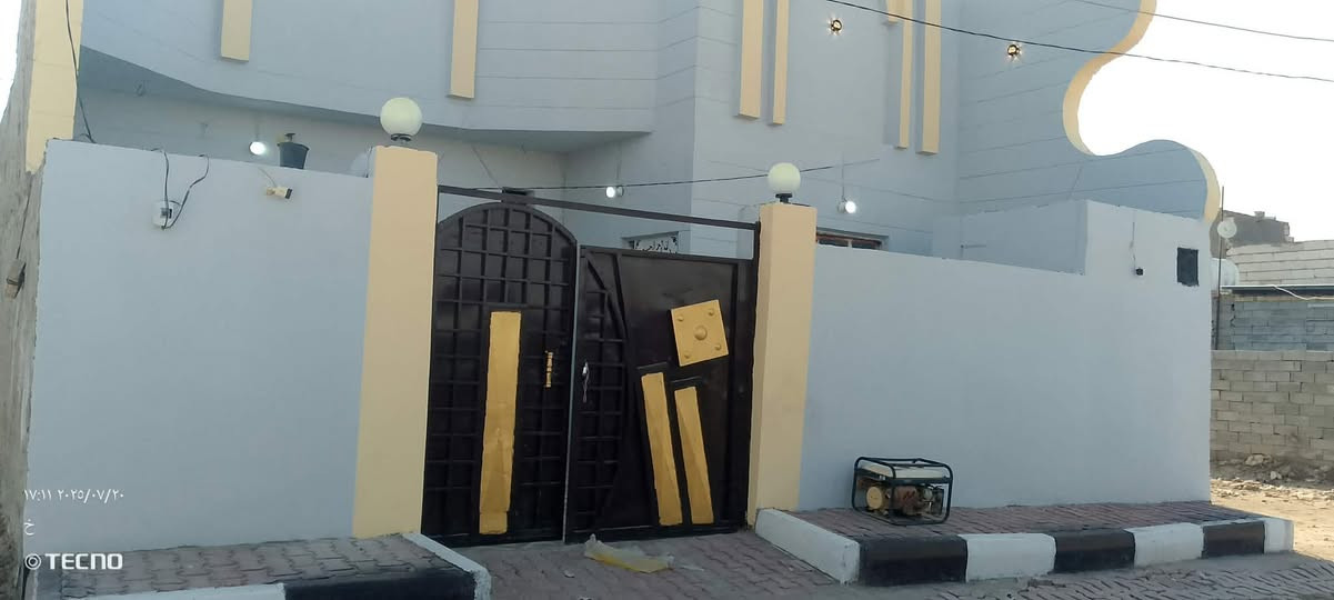 بيت ٢٠٠م طابو زراعي غرف ٢براني مطبخ صاله حمام داخل تواليت خارجي طابوق وبلوك العفلوكي شرط أحسن بلوك نقص بيتونه ودرج وسيراميك المطبخ خلف عمارات الزيتون حي الحكيم السعر ٣٧مع مجال قليل*********** بناء جديد

نص مكتوب في الصور:
- ١٧:١١ ٢٠٢٥/٠٧/٢٠
- خ
- TECNO