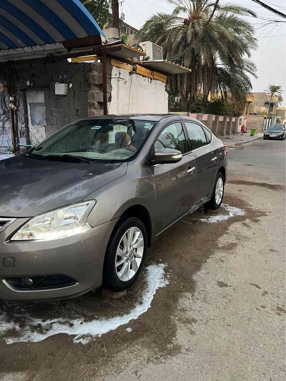 نيسان سنترا 2014 خليجي بصمة بيها باب السايق فقط 
السعر 92 ورقة و بيها مجال رقم اربيل بإسمي 
للاستفسار *********** Singapore
