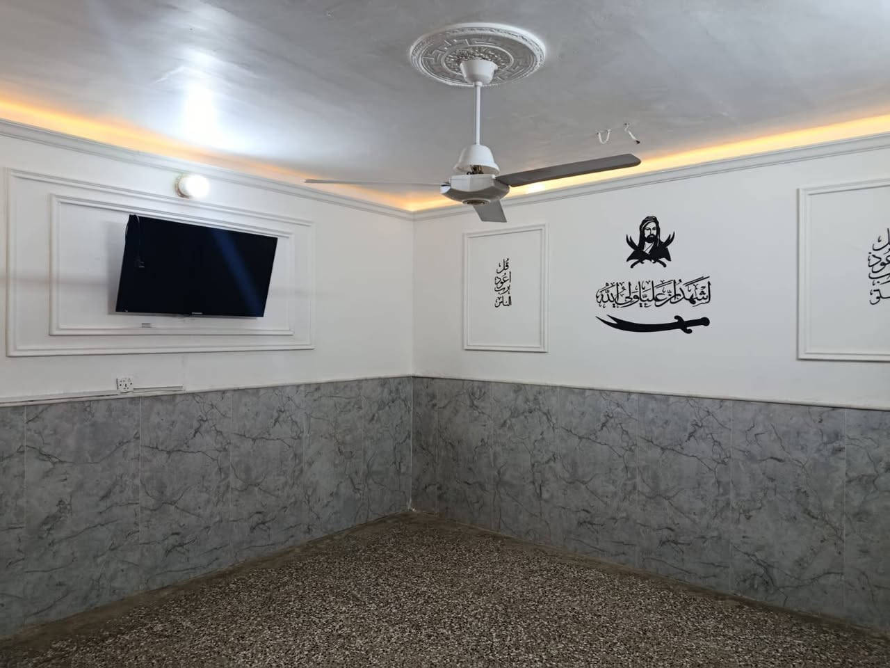 بيت للبيع ١٢٠ م مربع طابقين ثلاثه غرف نوم وغرفه خطار صالتين وحمامات اثنين علمن أن الطابق الثاني سندويش بل ١٠٠م بحي الزهراء السعر 80 وبي مجال لاتصال ***********
