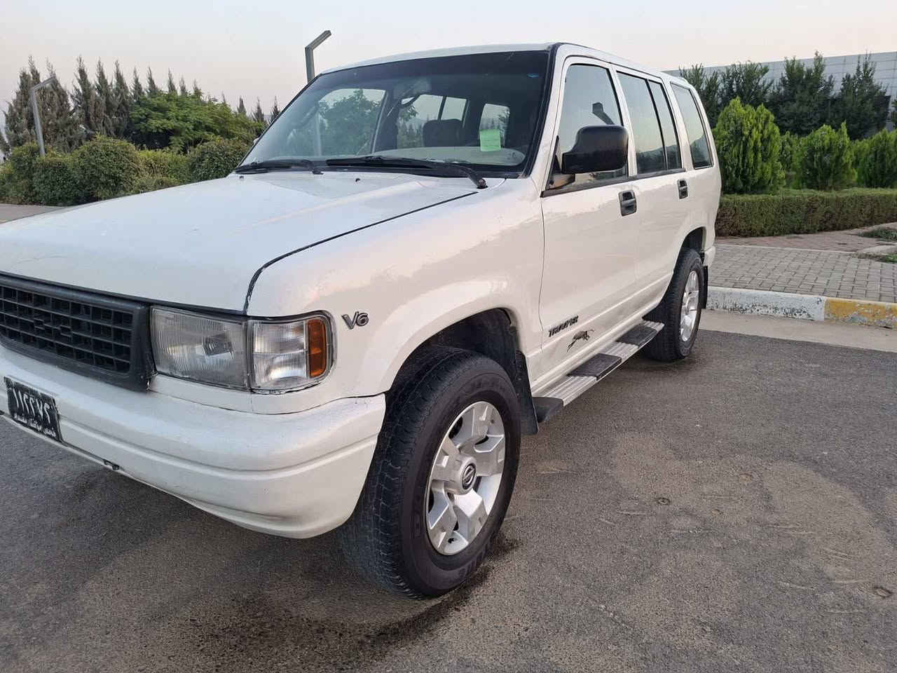🚘 بە ناوی خوای گەورە و میهرەبان ❤
ئای سوزو
گێڕومەکینەبیلاد 
🔹 مۆدێل: 1997 لەسەردەقی شەریکەماوە
🔹 ئاڕم بلاستیک هەولێر
🔹  ئاڕم ئەوەلیات بەشەرت
♦سەیارەکەبێ بۆیاخە
🔹بڕاوە و موس بەشەرت
✅ مەکینە، گێڕ  هەمووی بەشەرت
✅ تەبرید سارد 🥶 و گەرم 🔥 بەشەرت
✅ هەموو کارەبای تەواو کار دەکات
چوارجام کرابە
✅ موشتەری نیت سەرم مەیەشێنە 
✅ تایەکانی %50 باشن
✅ ناو و دەرەوەی سەیارەکە زۆر پاک و جوانە

💯 سەیارەکە ماڵی دۆستە و بەس فرۆشتنە.
♦تامی باتڕۆڵێکی نەیا گلەی بکە بەس ماشااللەی ئەوێت

💵 نرخ: 36گەڵا، کەمێک معامەلەی برایانە.

📍 شوێن: سلێمانی

📞 ژمارەی پەیوەندی: ***********
 ***********
تەنهاپەیوەندی
⚠️ تکایە تەنها موشتەری  پەیوەندی بکات. كيفري, ديالى
