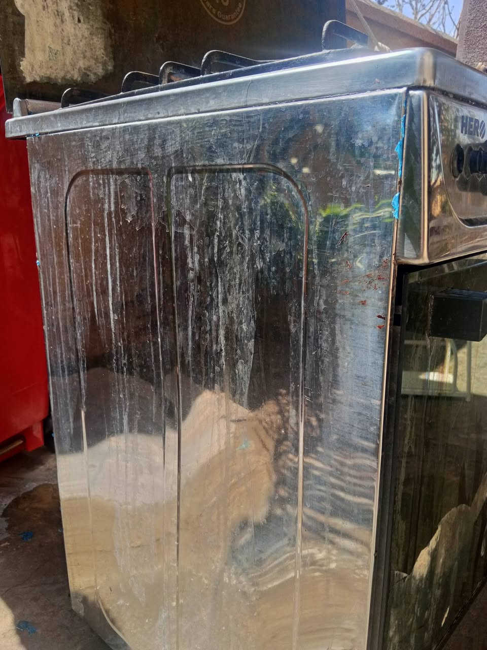 طباخ للبيع بوتجتاز 5 عيون للبيع شغال كامل نقص فقط رجلين 2 السعر 150 وبي مجال للتواصل ***********
