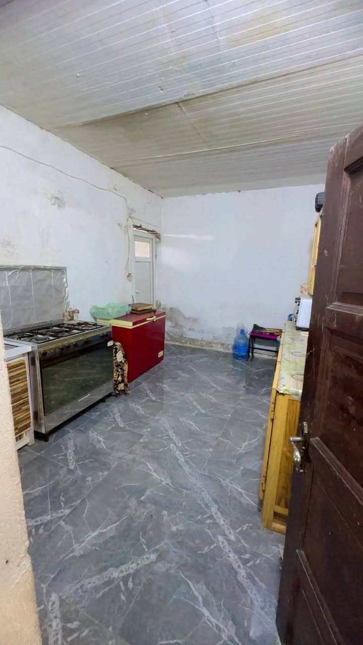 السلام عليكم بيت تجاوز للبيع كفاءت السيدية كامل خدمات ماي /مجاري /كهرباء /على تبليط السعر 20 وبي مجال ***********
