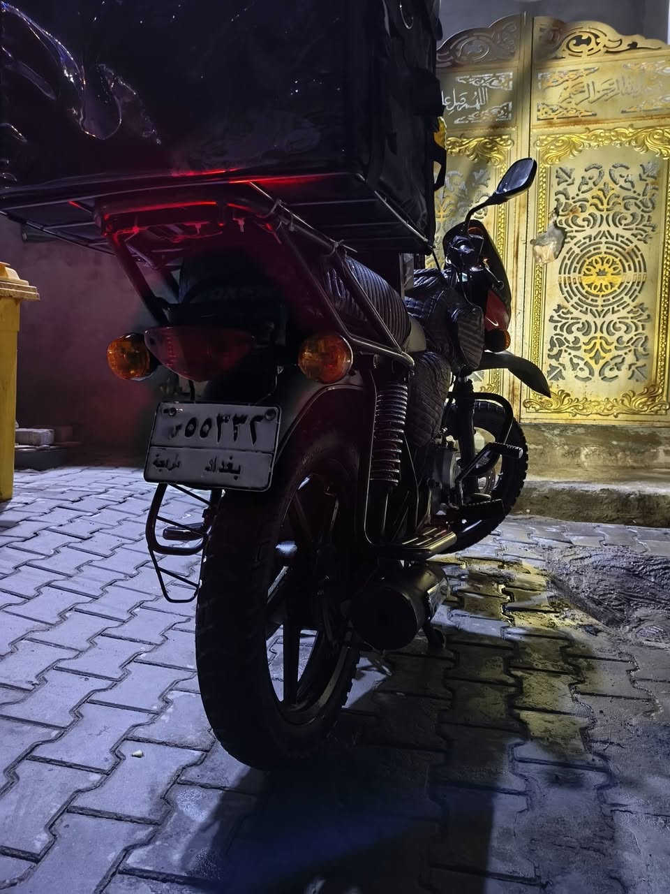 يالله السلام عليكم دراجه بوكسر هندي موديل 2020 شكل ال21 الدراجه مرقمه بغداد
دراجه الله شاهد نظيفه وحلوه وممشتغله دلفري هواي نصبتها كلش حلوه مكفوله من الحادث يكفيكم الشر اللون احمر جاهزه كبل للشارع 
السعر مليون و700 وبيها مجال للشراي 
الرقم للاتصال ***********
