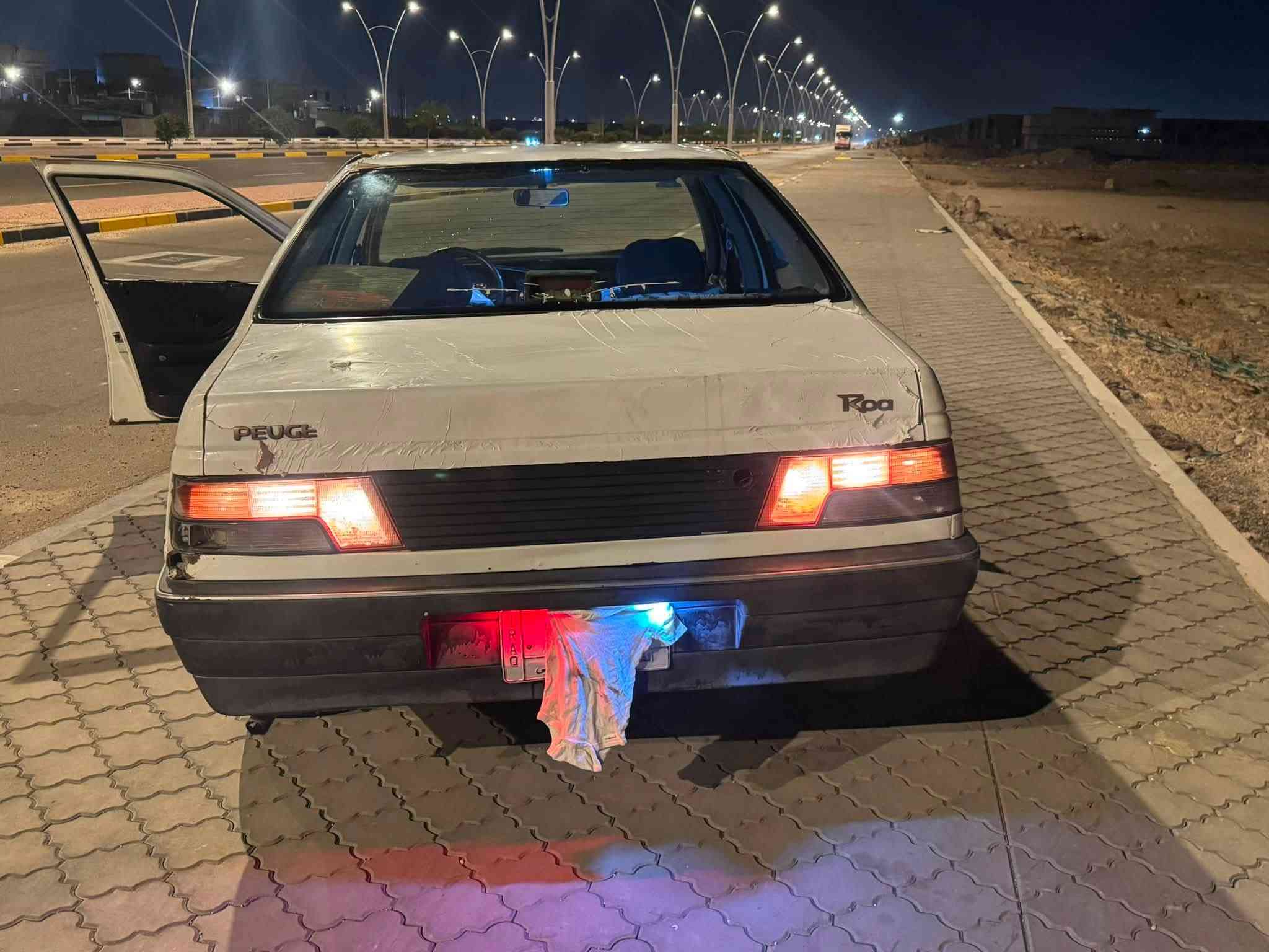 سلام عليكم بيجو روه مديل ٢٠١٠ شرط المداور  محوره كير ومكينه سفن كي يعني مثل الونجي كير ومكينه كفاله سياره كله شغاله من طول لطول كهربائي كله شغاله تخم تاير جديدي صدره زين حلو بديه حلو بيه  خياس بل داير سياره كلش حلوه وأي نقص ما بيه سعر ٢٢ ورقه وبيه مجال للشراي عنوان بصره رقم *********** متواجد بس خاص
