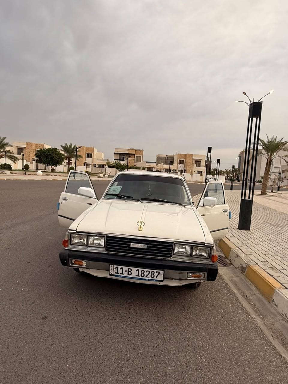السياره اكرونا؛ موديل 81؛ سياره من الدعاميه للدعاميه ابلاد؛ بس صبغ جماليه تبريد ويه لسويج تتفئه صدر جديد تايرات جدد باتري جديد داينمو جديد سياره متصرف عليه ربع دينار؛ اترايك بصره؛ تحويل ثاني يوم؛ السعر؛ 35 وبيه مجال؛ ***********

