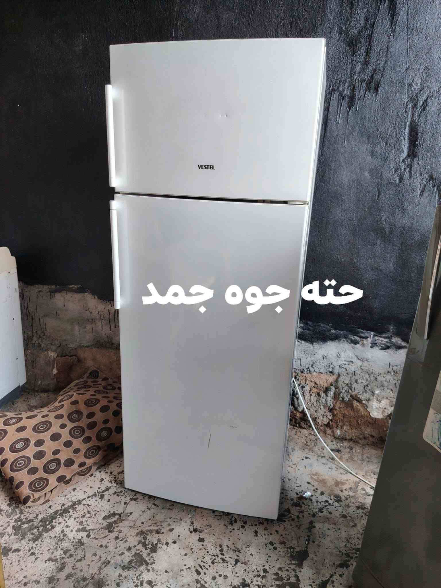 سلام عليكم غراض للبيع ***********

نص مكتوب في الصور:
- 110
- متر او نص
- 75
- صفر بعده
- يتكبر ويزقر
- حته جوه جمډ
- ويا ٦ كراسي