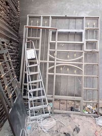 شباج معه باب مال بلكونه حديد ثقيل 07807811178