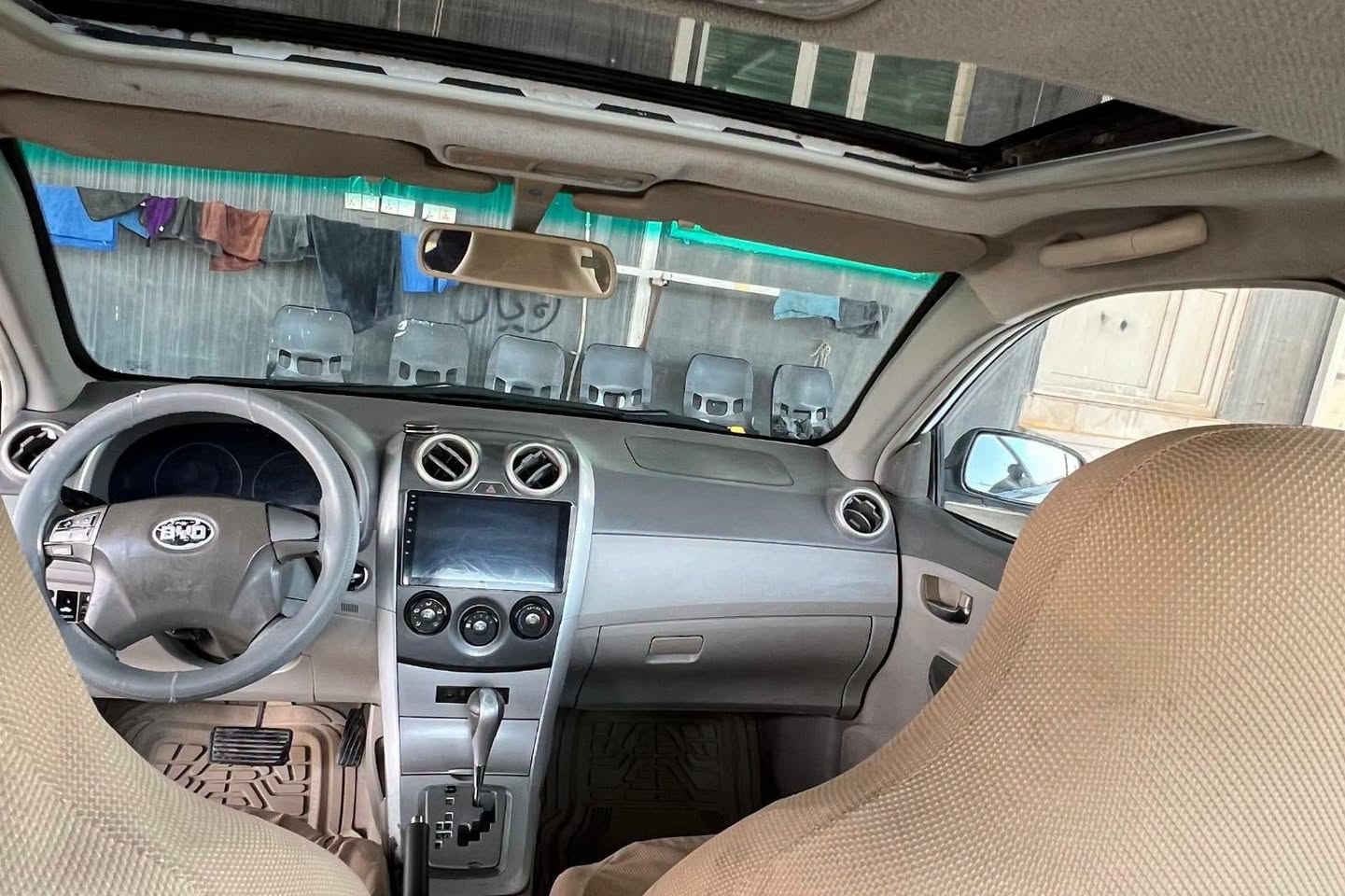 بی وای دی مودیل 2013 G3
سەنەوی پلاستیک
بێ کێشە و بێ مەسرەف
نزیکەی دوو ساڵە لای خۆمە
گێڕ و مەکینەی بیلادە
سەیارەکە پاک و ڕێک و پێکە

سعر: لە کۆمێنت داوا بکە ڕاستەخۆ بۆت دیت 📩

سەیارەكە مالی دۆستە 
هیچ خەلەلیکی تیدا نییە 
شوێن: سلێمانی – هەواری شار

ژمارەی خاوەنی:
***********
