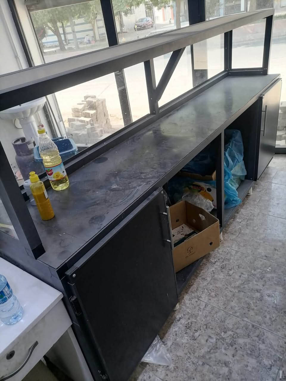 سلام عليكم
للبيع غراض جديد مستخدم قليل طباخ مع المحتويات 
و طباخ صغير 
جامخانه 
***********
