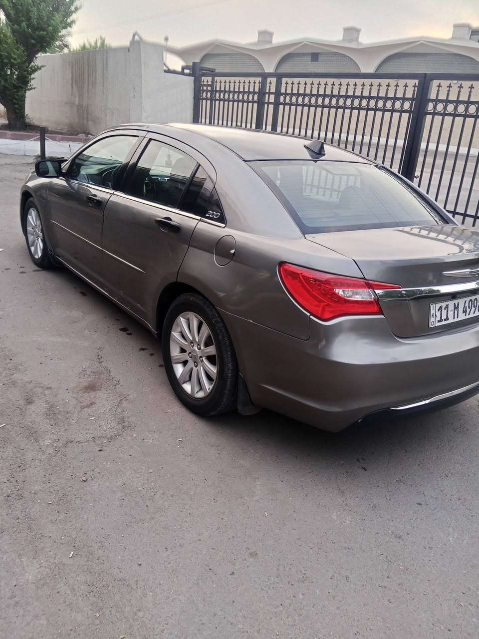 للبيع كرايسلر c200 
2013 وارد امريكي 
حادثها دعاميه اماميه فقط
مكينه 2400 رقم بغداد الجديد 
السياره مكفوله من كلشي كير مكينه 
صدر امامي خلفي تدفئه تبريد كله جديد 
كهربائيات كلها شغاله وباقي المواصفات معروفه 
السياره بيها منضومه غاز 
السياره بيها بنيد وقبط جنطه كلير اثر جراد 
وموجوده صورها قبل لا تنرش كلير 
مكان السيارة بغداد الكرخ 
***********
